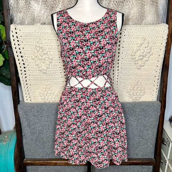 Lucca Couture Floral Dress - Picture 1 of 3
